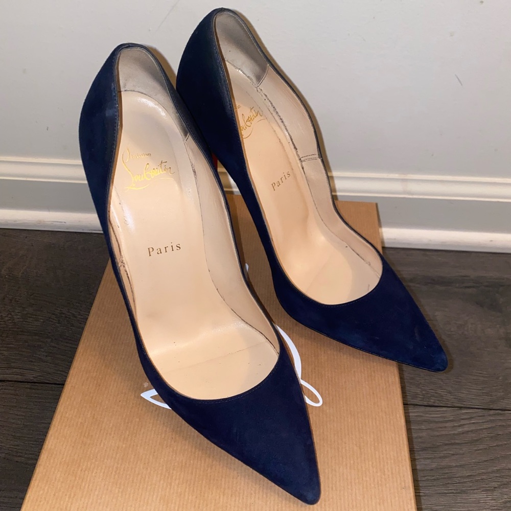 🔥SOLD🔥 suede  christian  louboutin